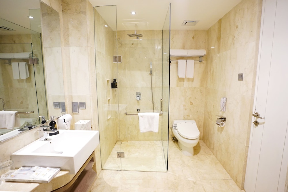 Platinum Hotel Jimbaran Beach Bali 67/68
