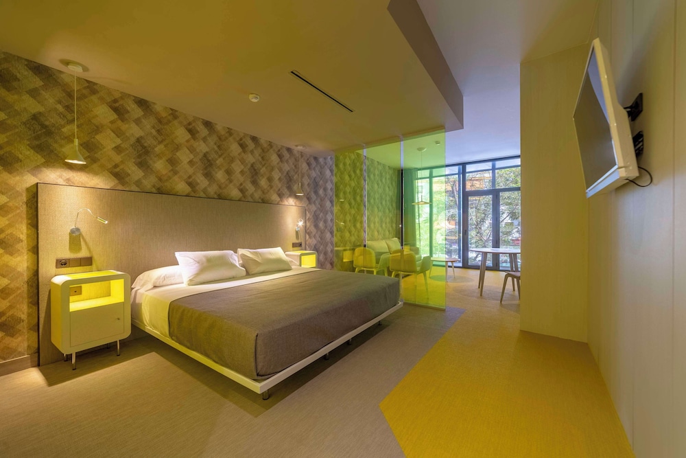 JUNIOR SUITE, DELUXE, JETTED TUB