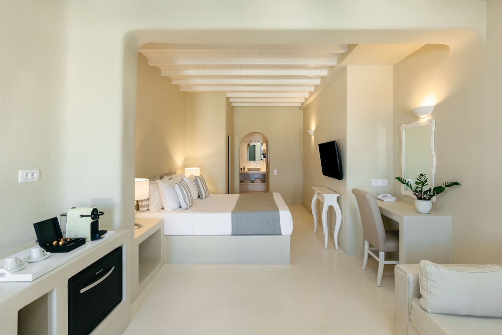 Senior, Suite, Panoramic View, with Pool