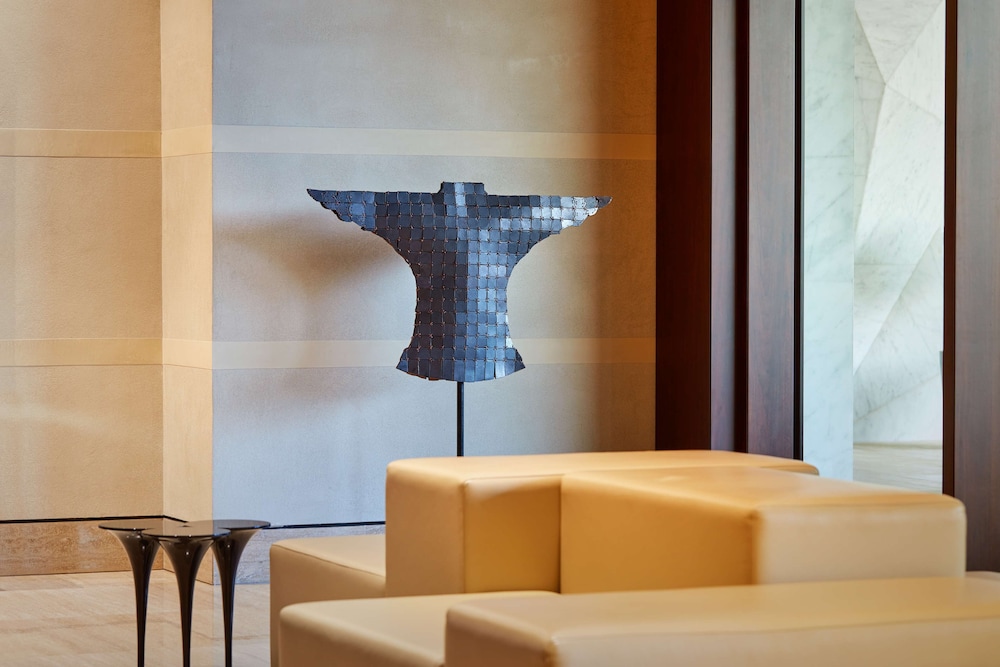 Grand Hyatt Abu Dhabi Hotel and Residences Emirates Pearl 44/47