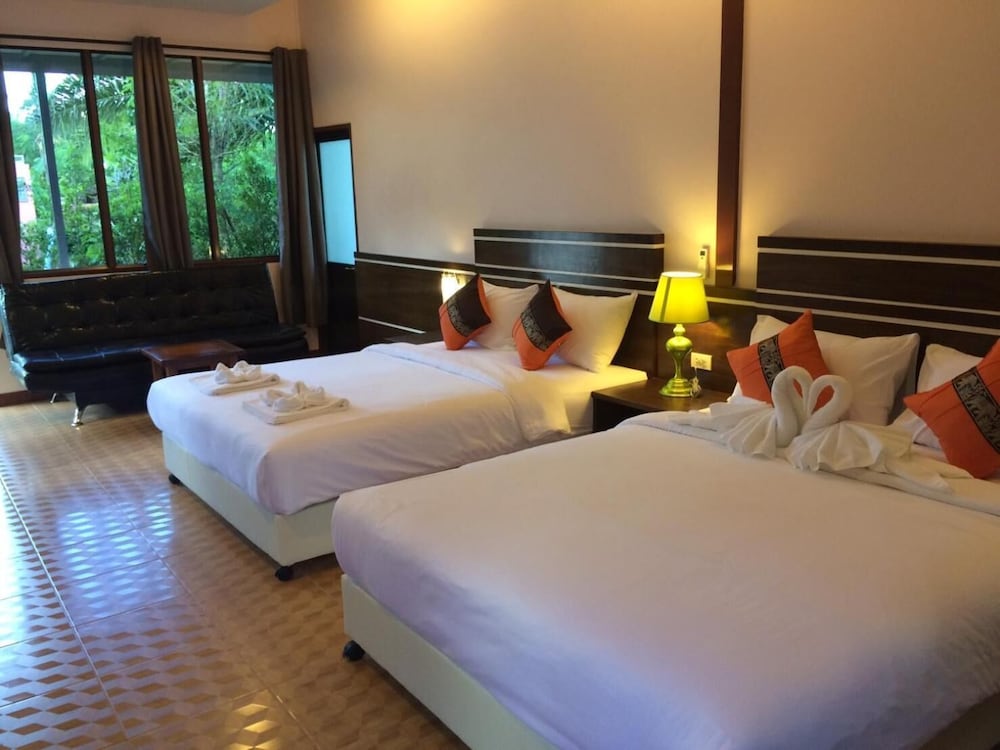 Banana Place Resort 12/45