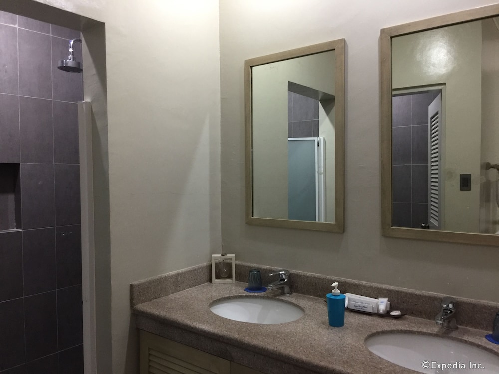Linaw Beach Resort 14/73