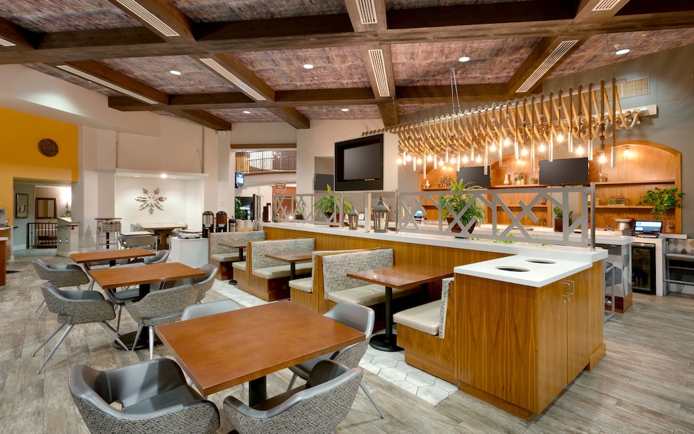 Embassy Suites Tucson Paloma Village 38/53