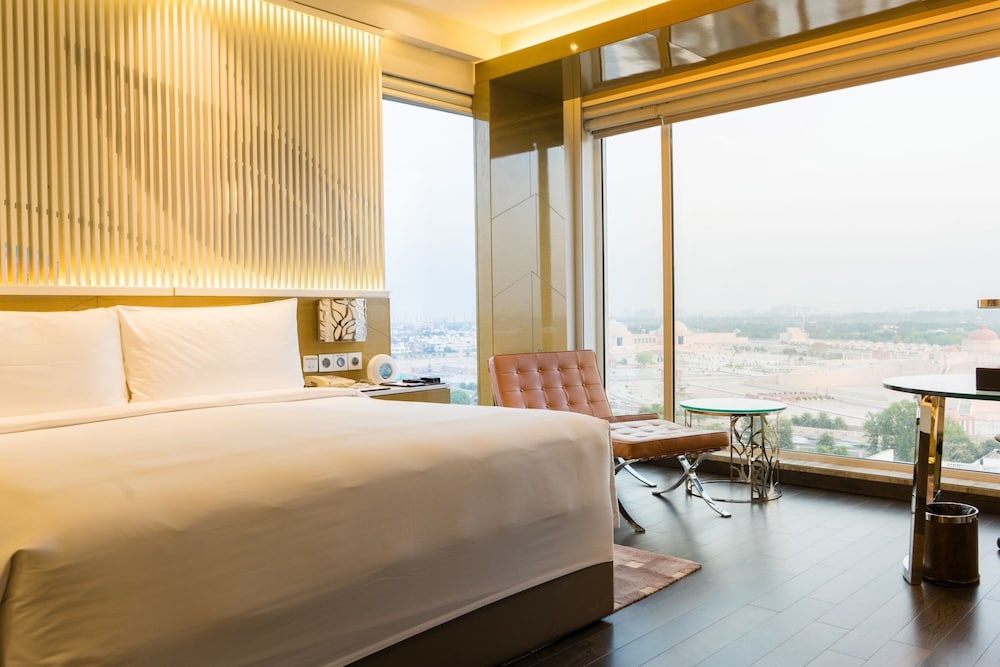 Renaissance Lucknow Hotel 16/65
