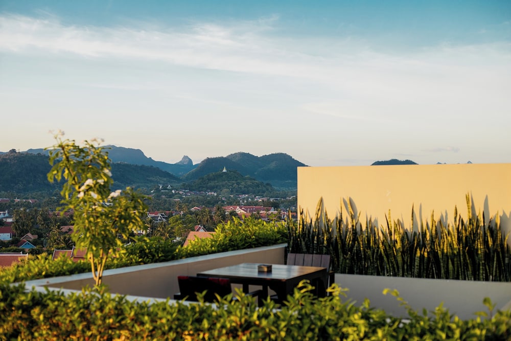 Luang Prabang View Hotel 72/74