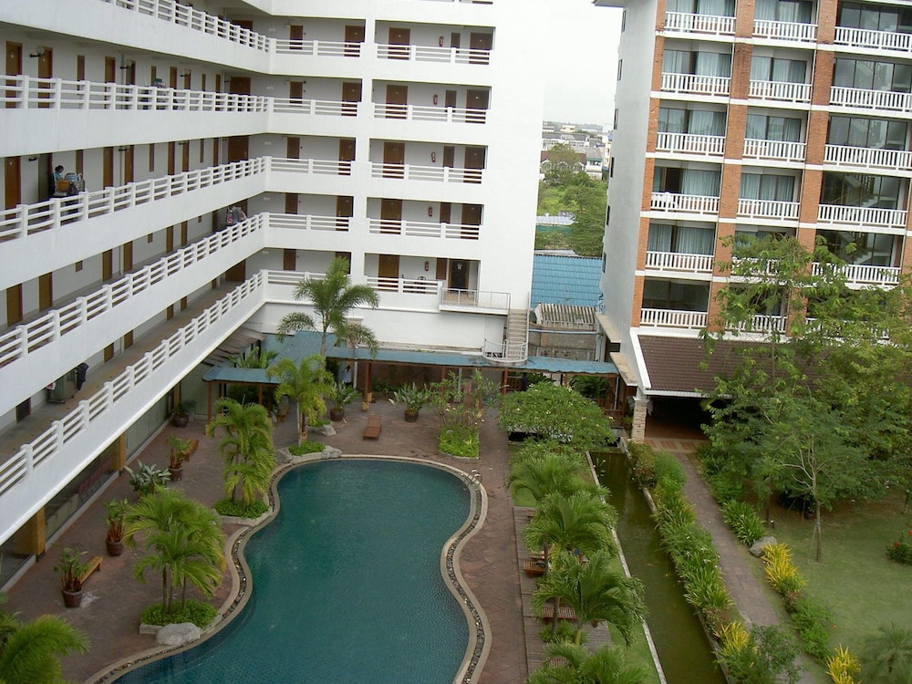 Hatyai Paradise Hotel Resort 54/56