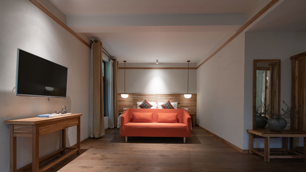 The Apsara Lodge 47/75