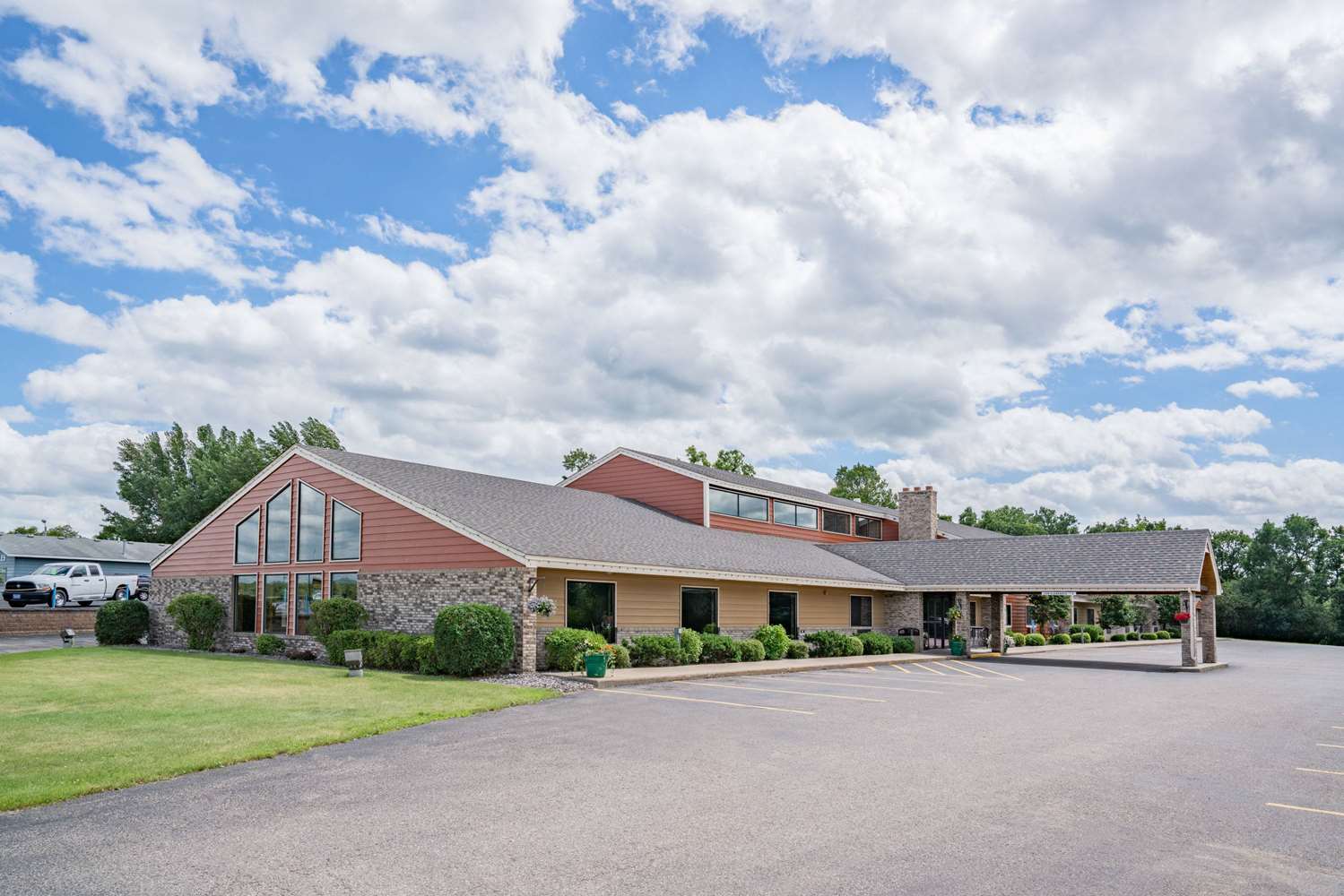 AmericInn by Wyndham Detroit Lakes 5/40