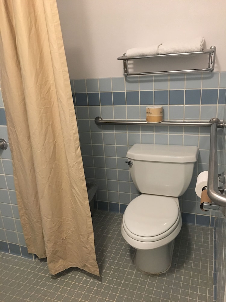 Quality Inn Carlin 58/58