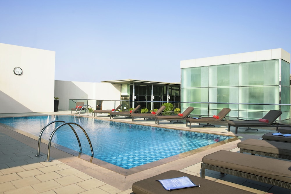 swimming pool spa