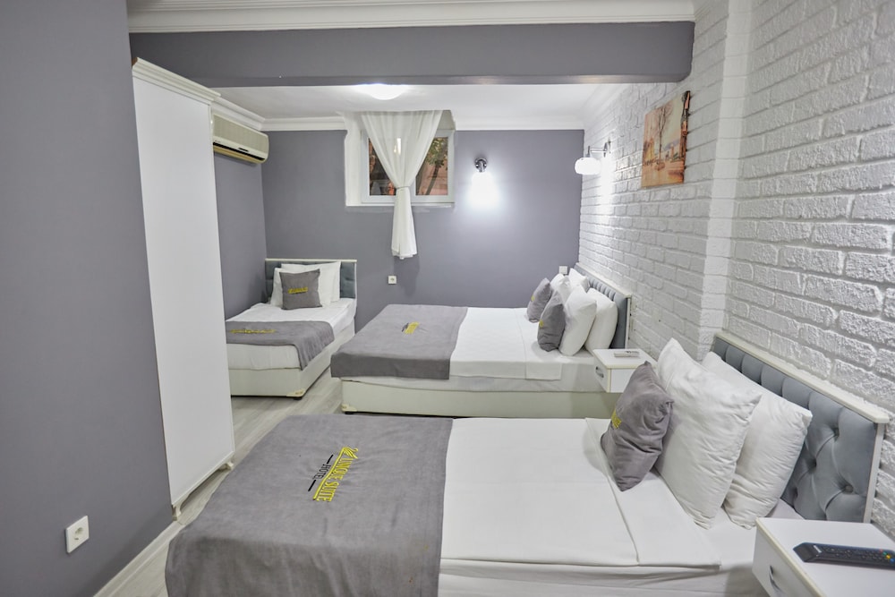 TAKSIM UNIQUE SUITES 32/73