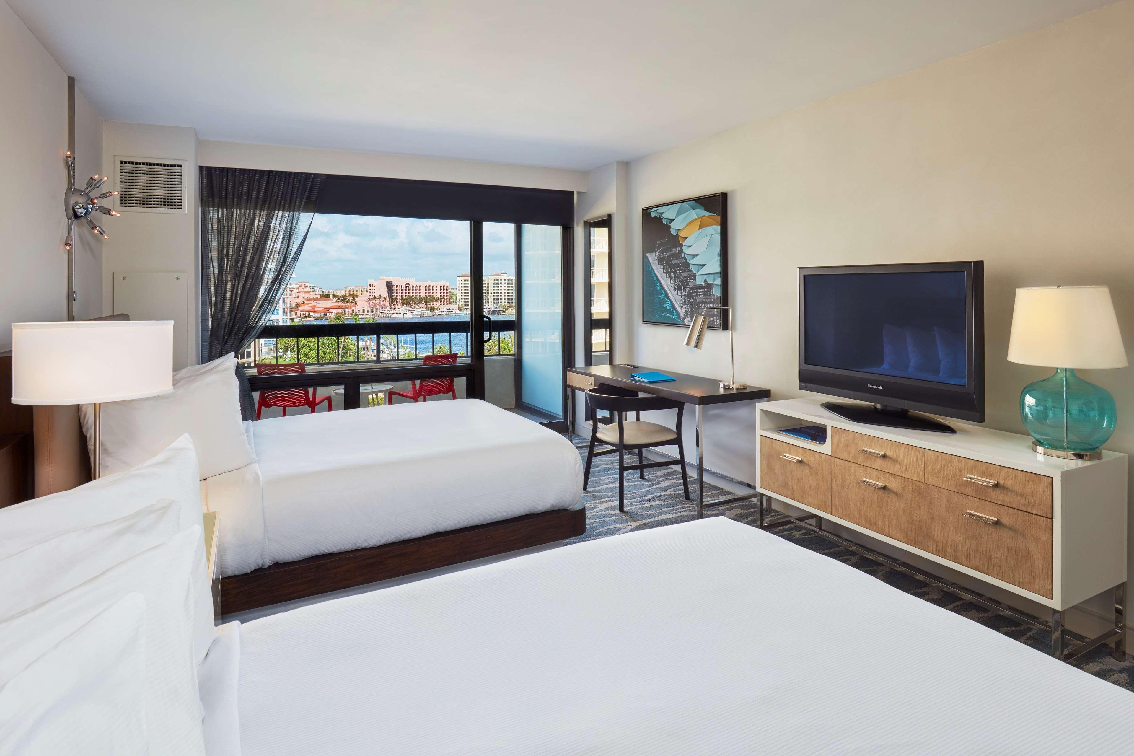 Room, 2 Queen Beds, Intracoastal View, Balcony