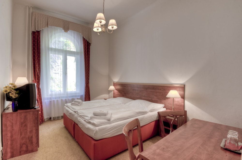 Villa Gloria 29/57