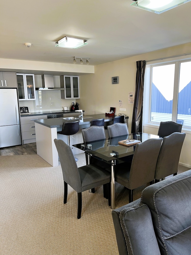 Fiordland Lakeview Motel and Apartments 56/67