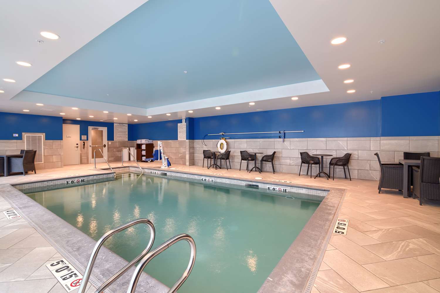 Hampton Inn Lincoln White Mountains 16/32