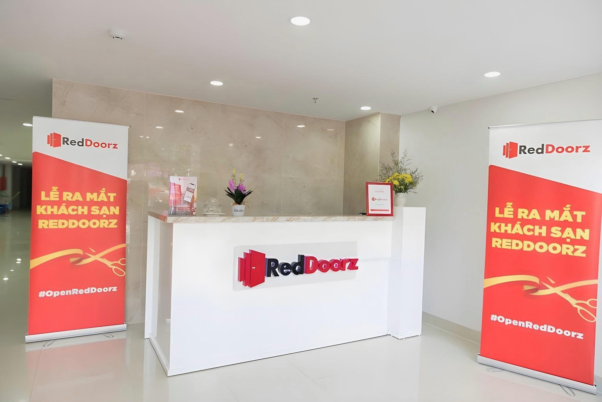 Reddoorz Plus Near Etown 2 8/48