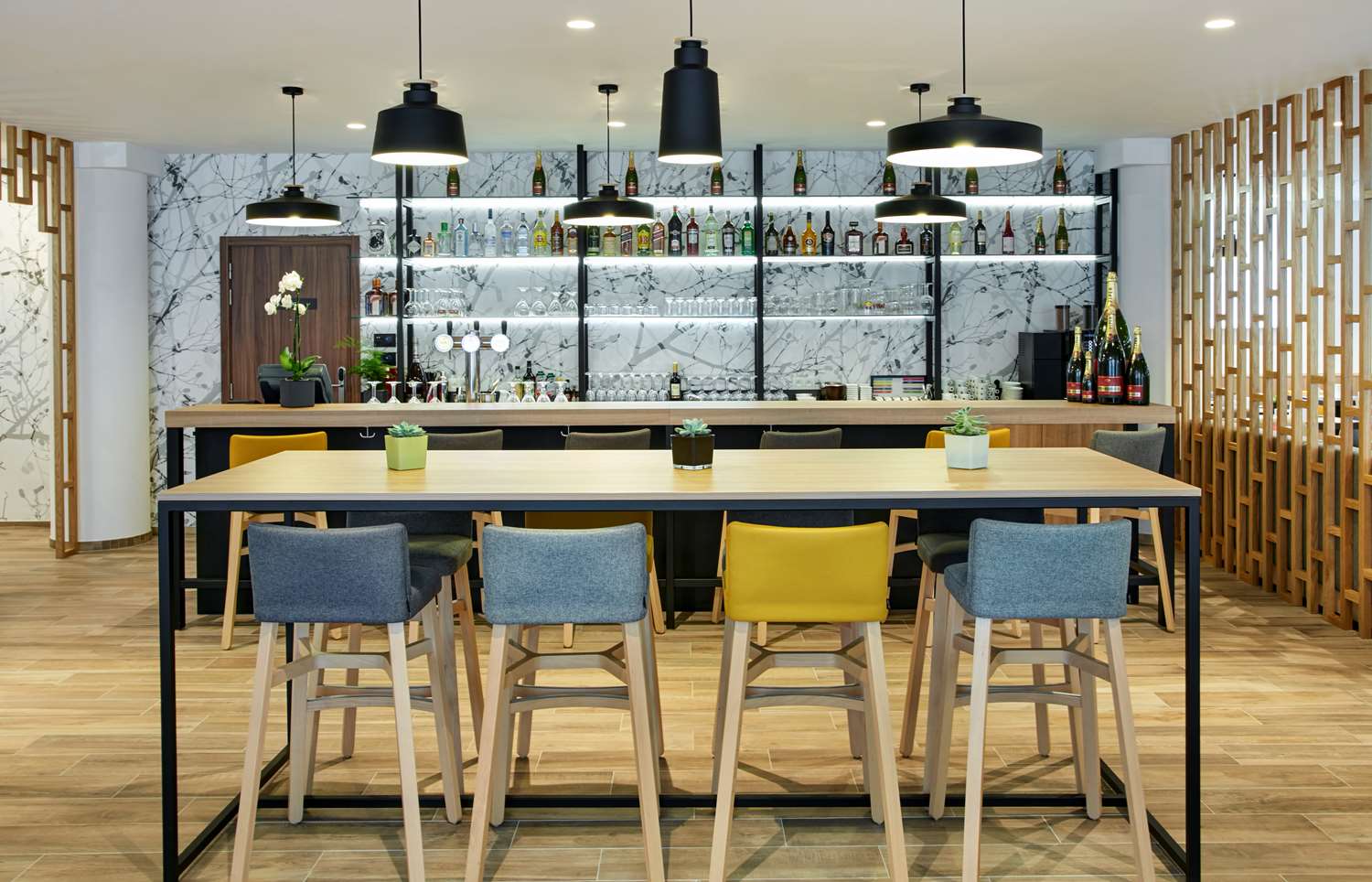 restaurant cafeteria