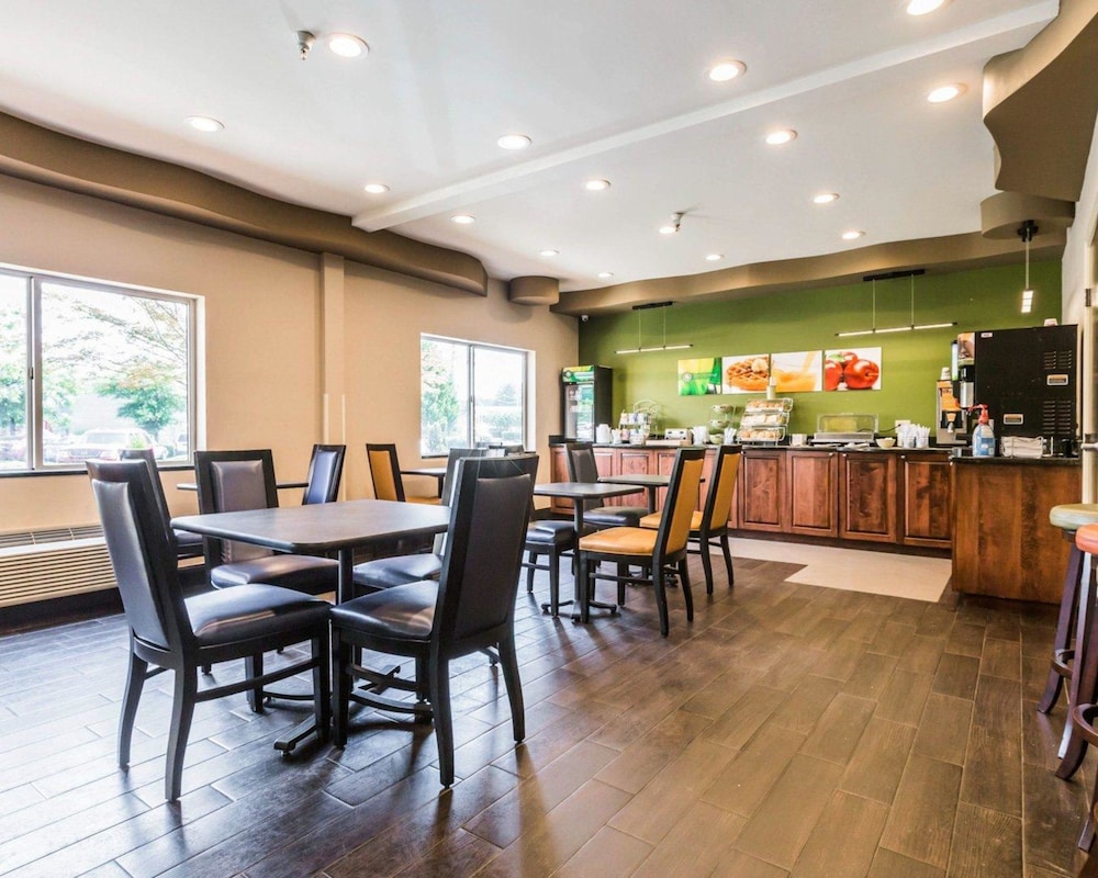 Quality Inn and Suites Birmingham Highway 280 33/46