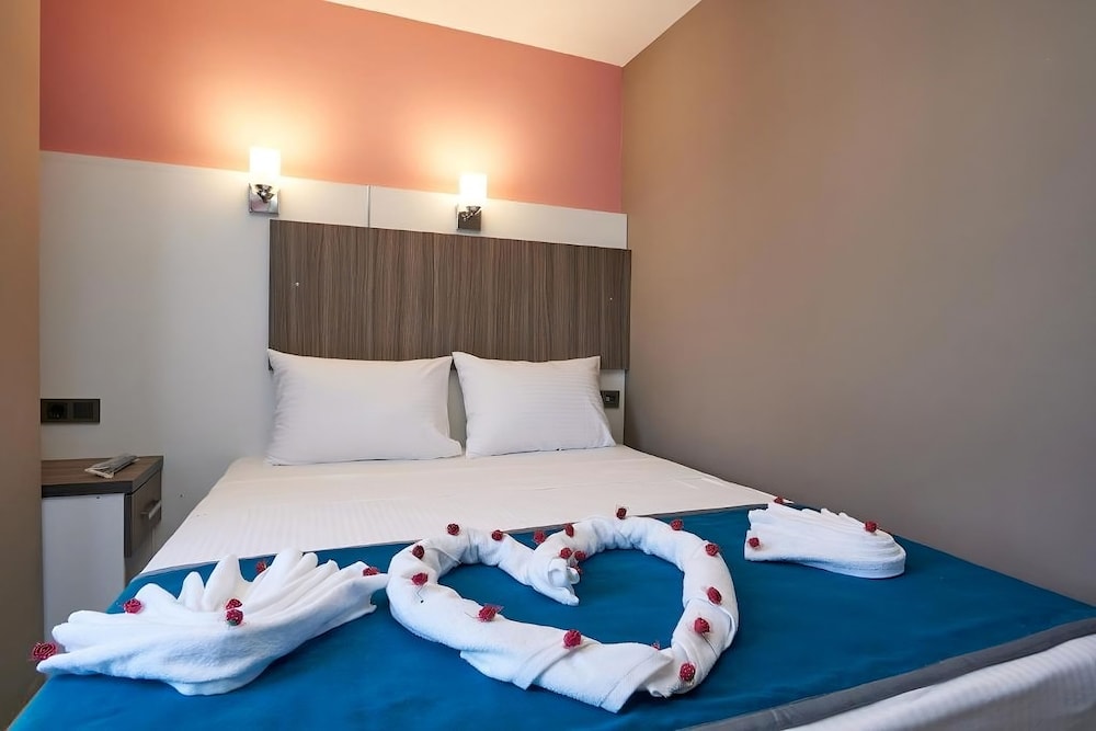 Renzo Hotel 17/38