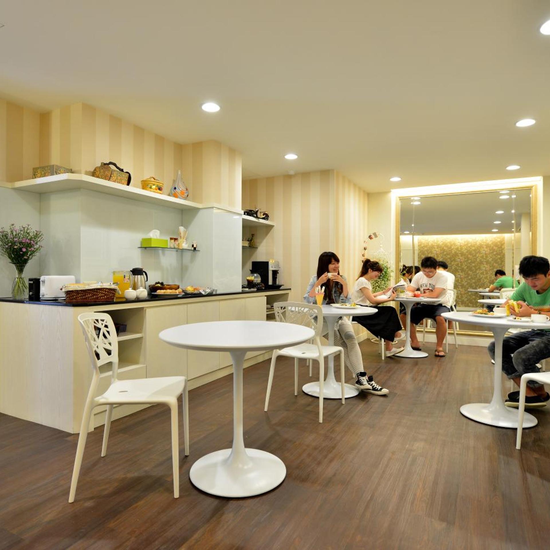 Ing Wang Hotel 19/23