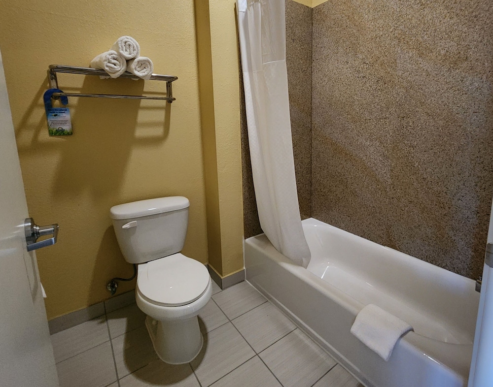 Days Inn By Wyndham Baytown East 43/50