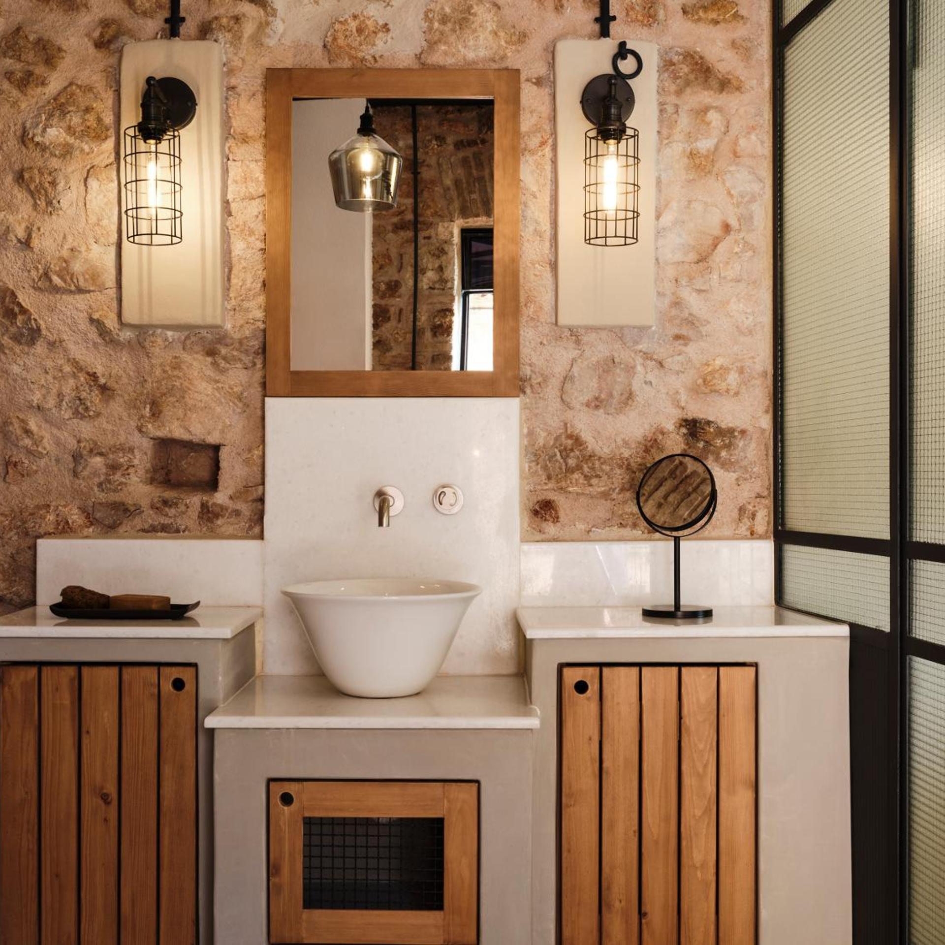 Courtyard, Deluxe, Suite