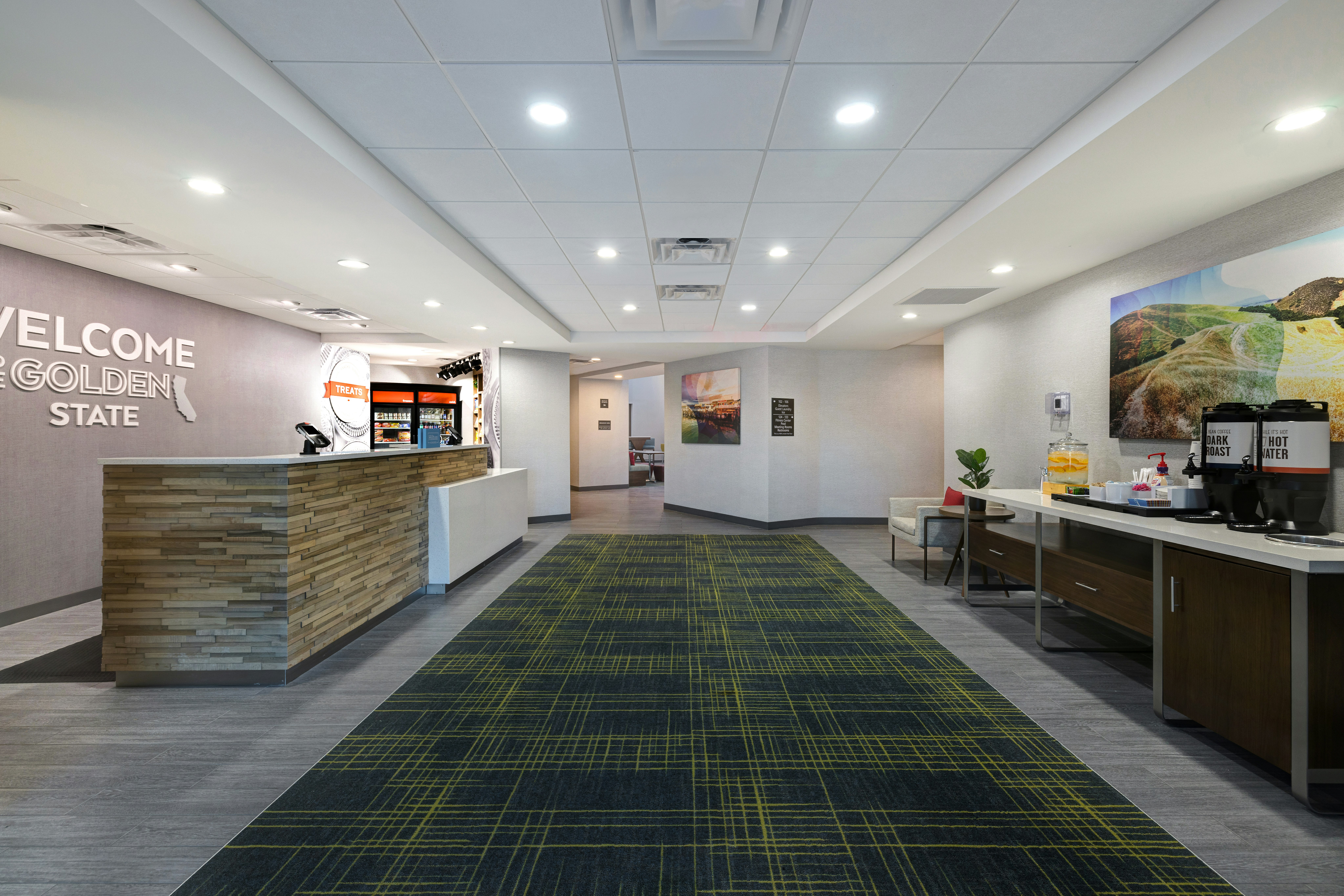 Hampton Inn & Suites Marina 11/39