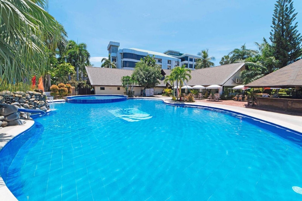 The Ritz Hotel At Garden Oases 29/33