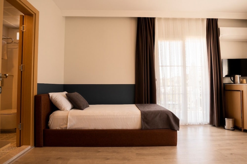 Urla 1867 Hotel 17/50