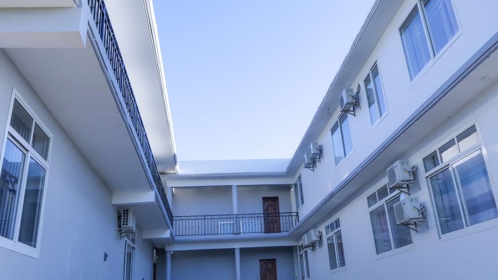 Sea Crest Hotel 2/70