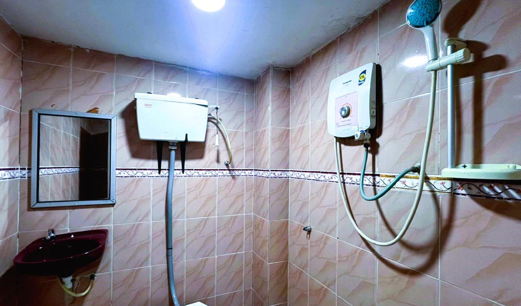 NEW WAVE HOTEL SERI KEMBANGAN 32/33