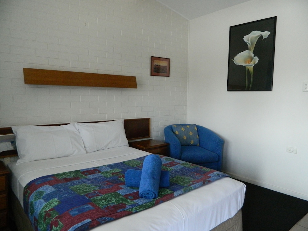 The Coachman Motel 9/42