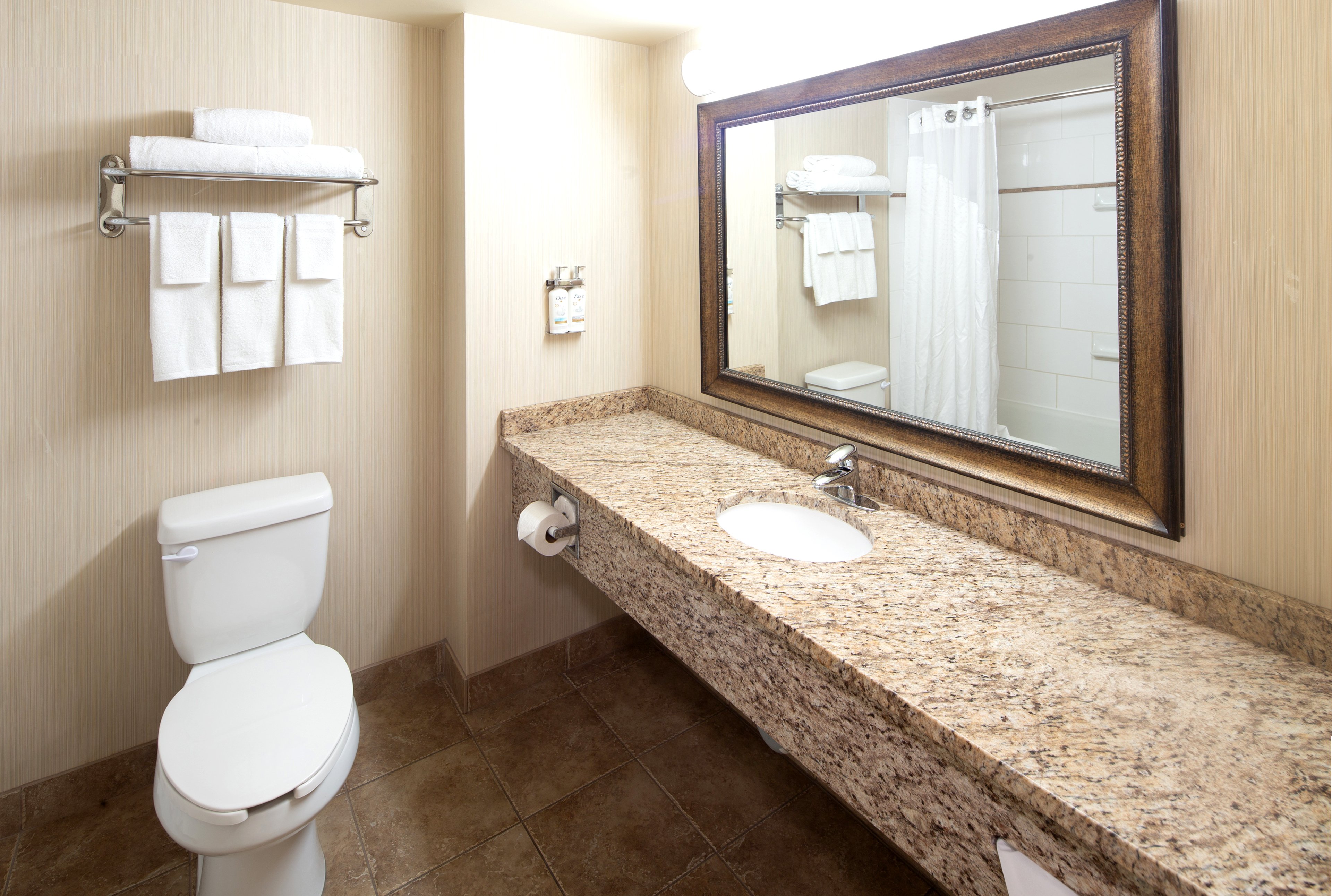 Holiday Inn Express Hotel Suites Edson 49/50