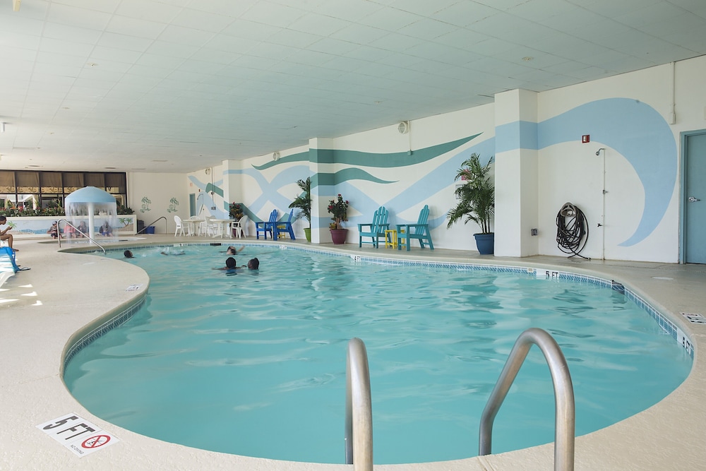 Grande Shores Ocean Resort 16/84