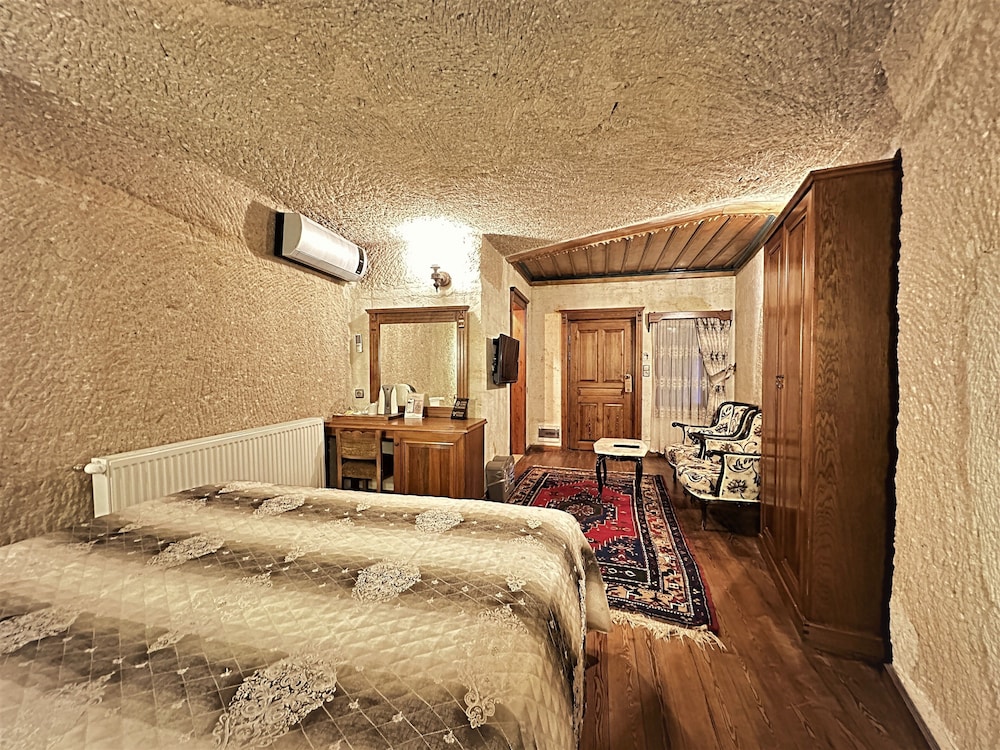 Stone House Cave 13/65