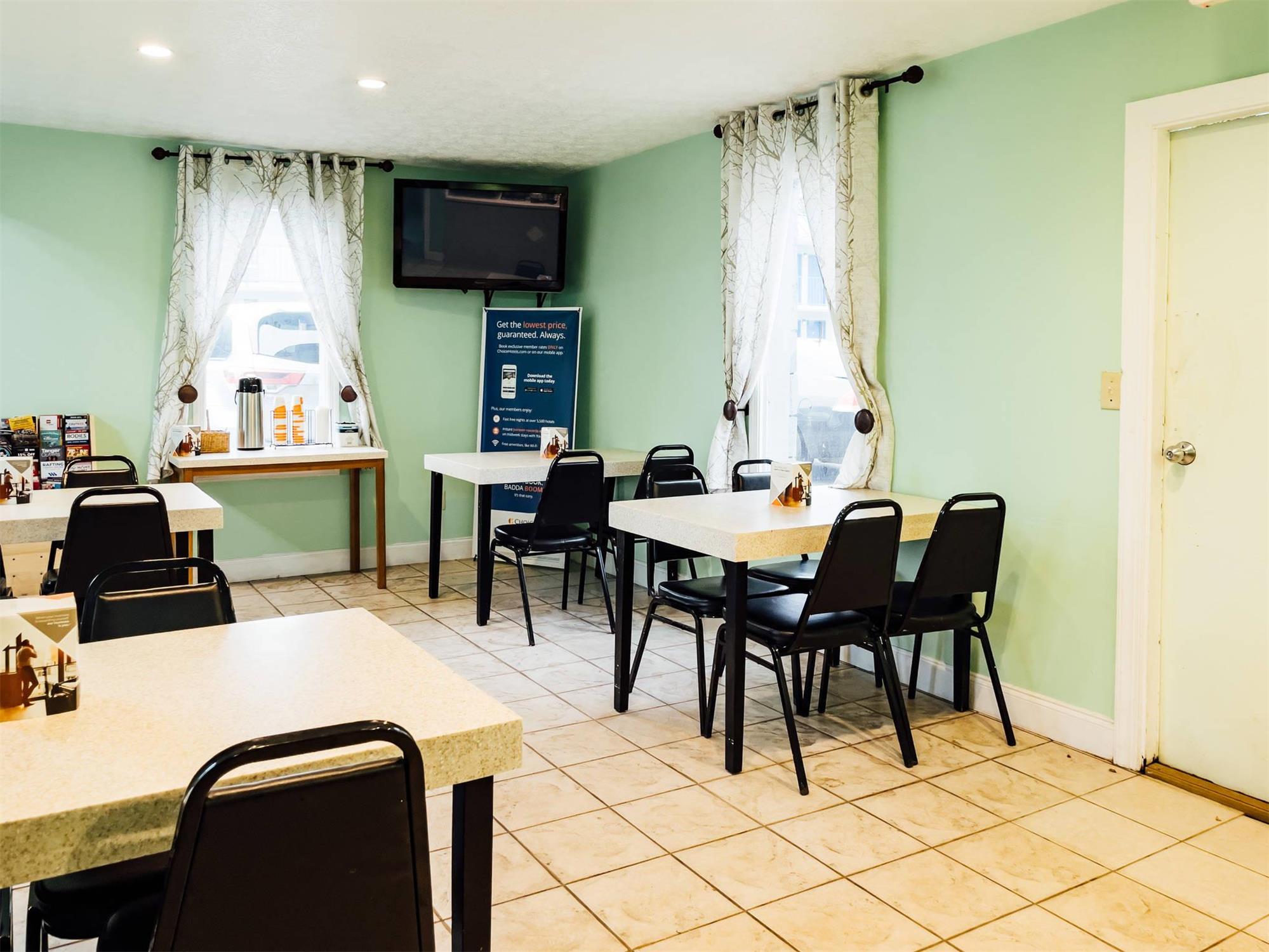 Rodeway Inn & Suites Carrollton, GA 32/42