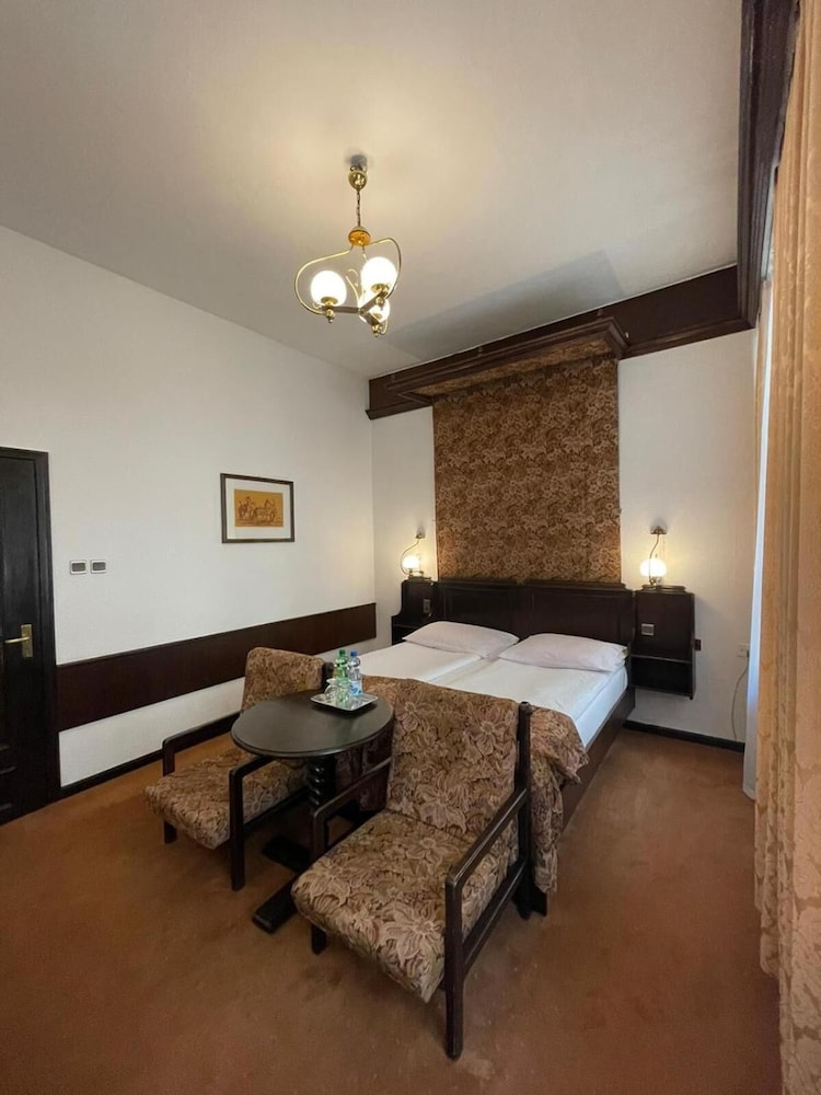 Dwor Polski Hotel 10/50