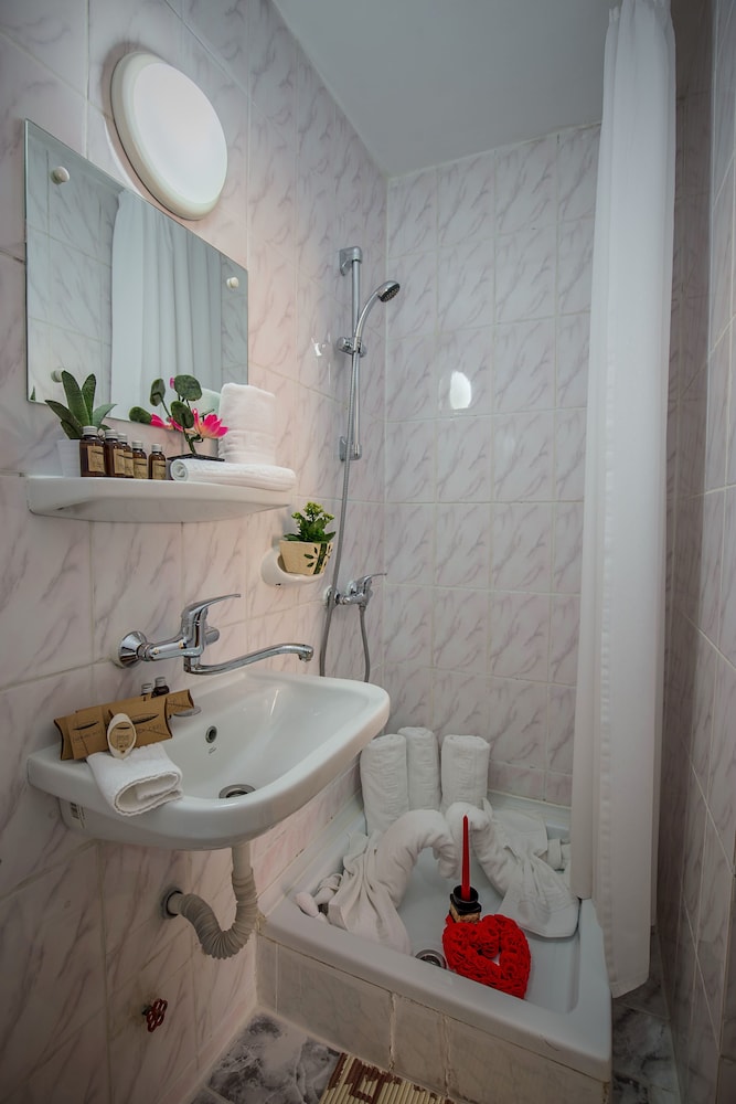 Hotel Rina Cerbul 32/34
