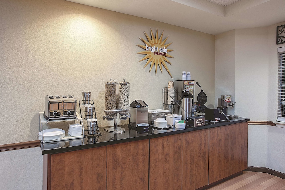 La Quinta Inn & Suites by Wyndham Davis 32/41