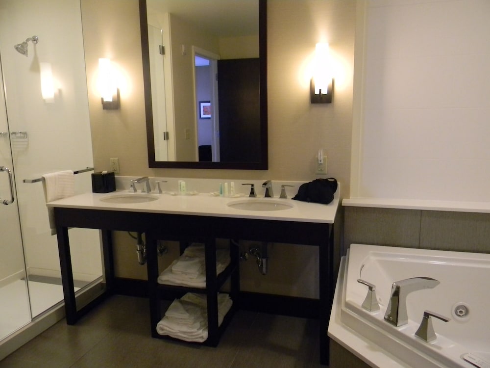 Comfort Suites Youngstown North 15/37