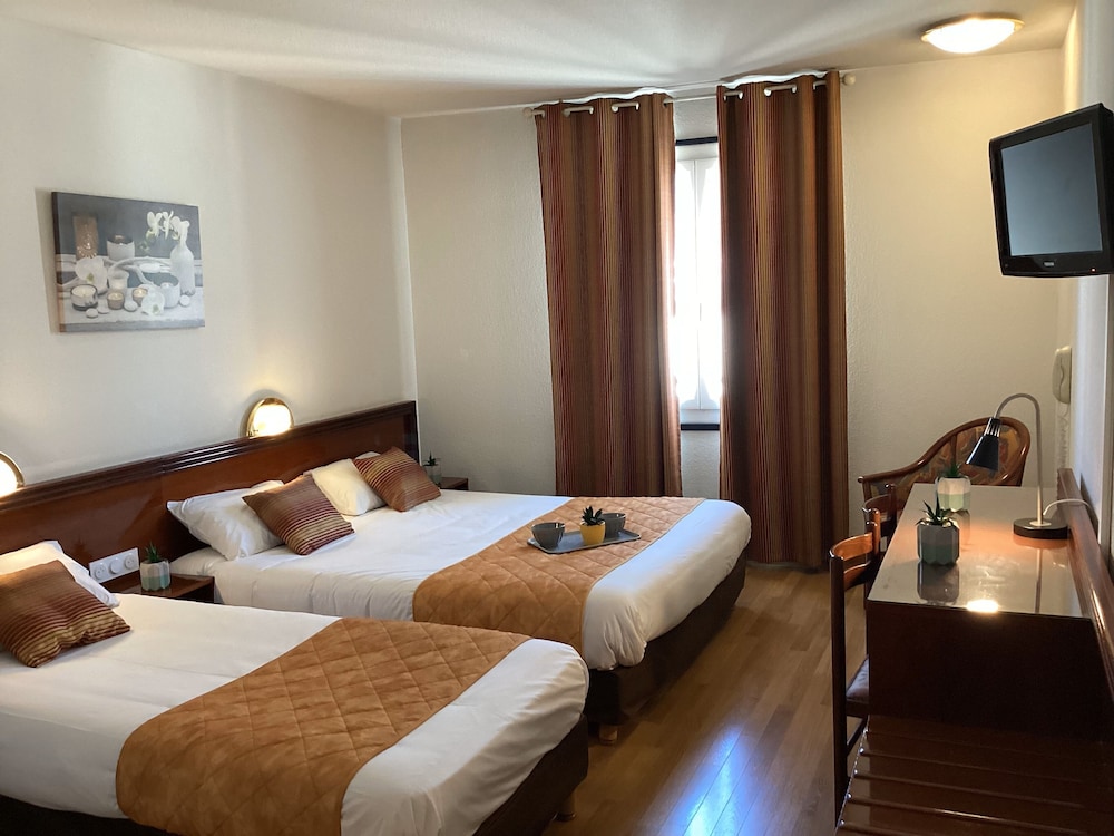 HOTEL ANGELIC-MYRIAM 40/63