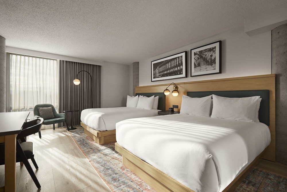 STANDARD, 2 QUEEN BEDS, BAY VIEW