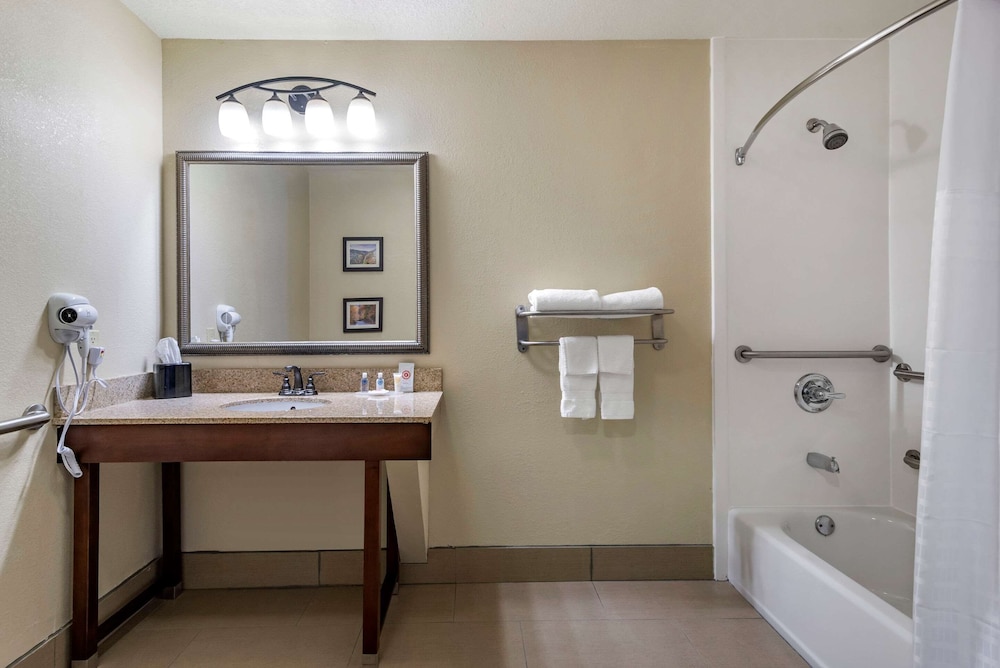 Comfort Inn and Suites Blue Ridge Ga 16/42