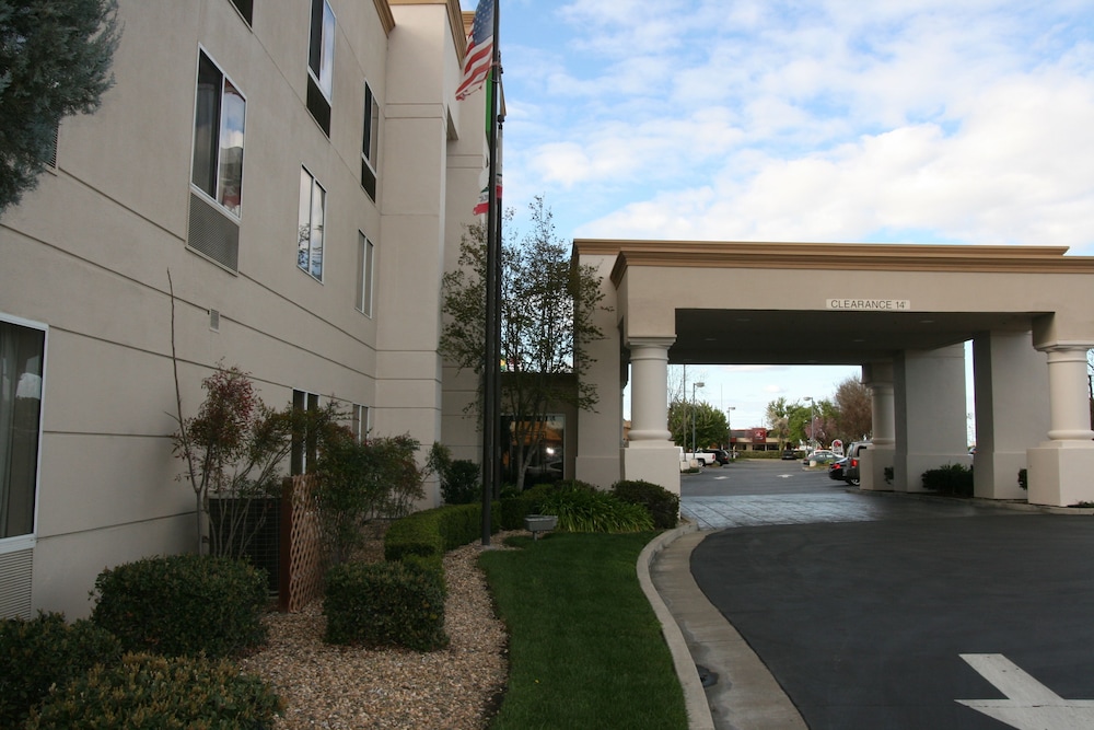 Holiday Inn Express Stockton Southeast 3/61