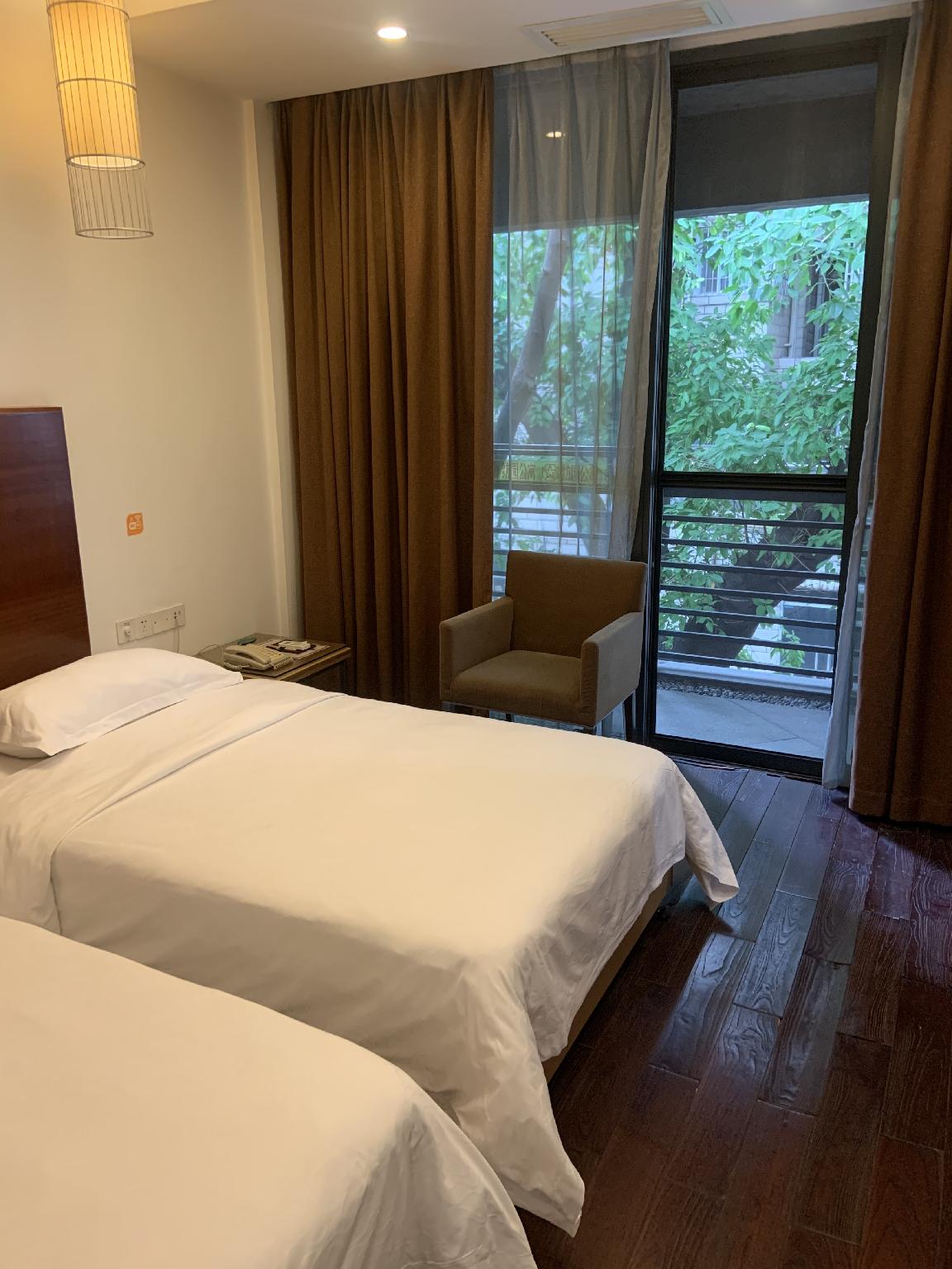 Elegant, King Bed