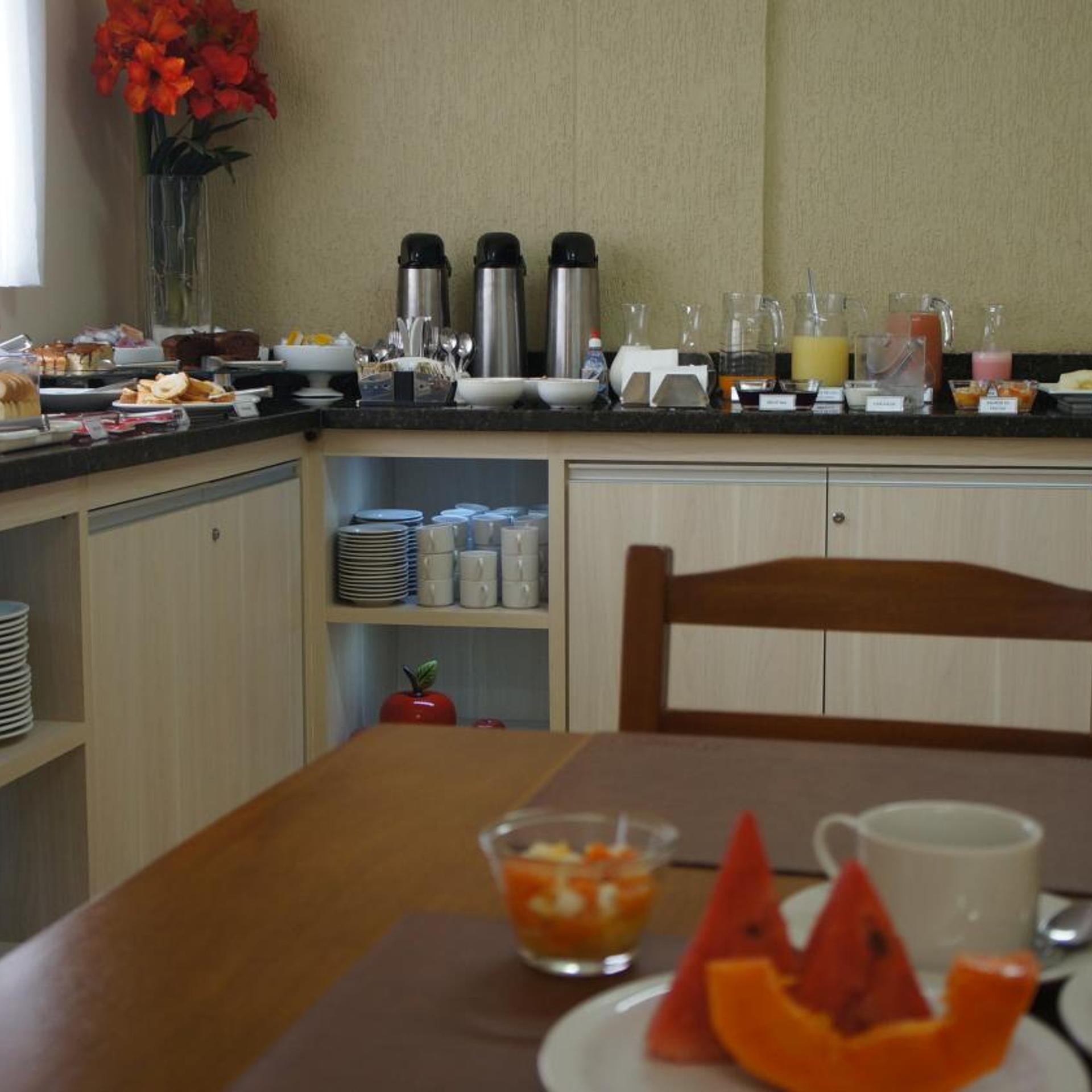 PINHEIROS HOTEL 48/57