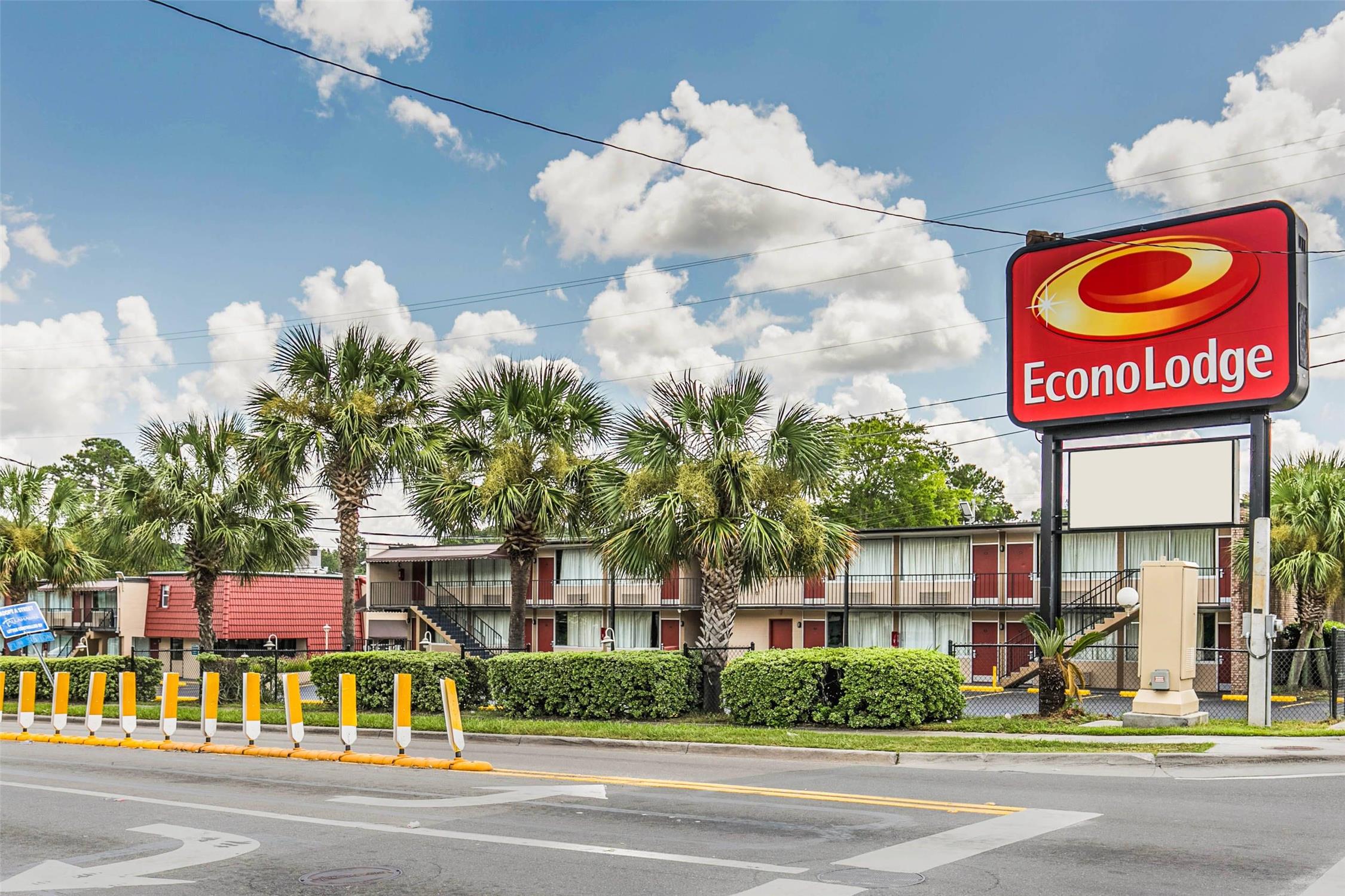 Econo Lodge Tallahassee I-10 near University 6/10