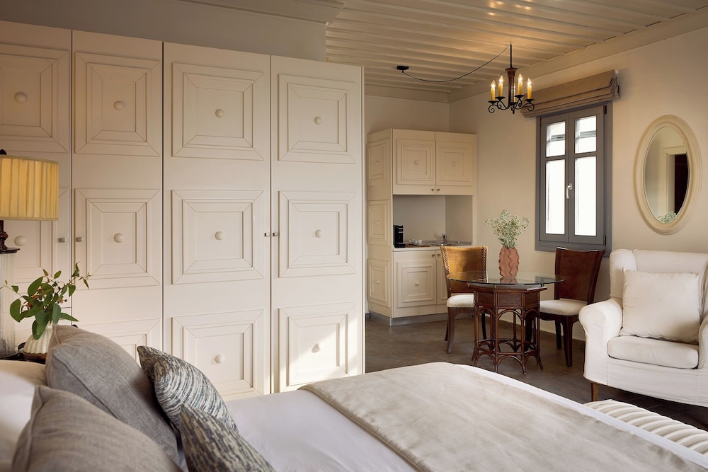 Porto Kea Suites 55/70