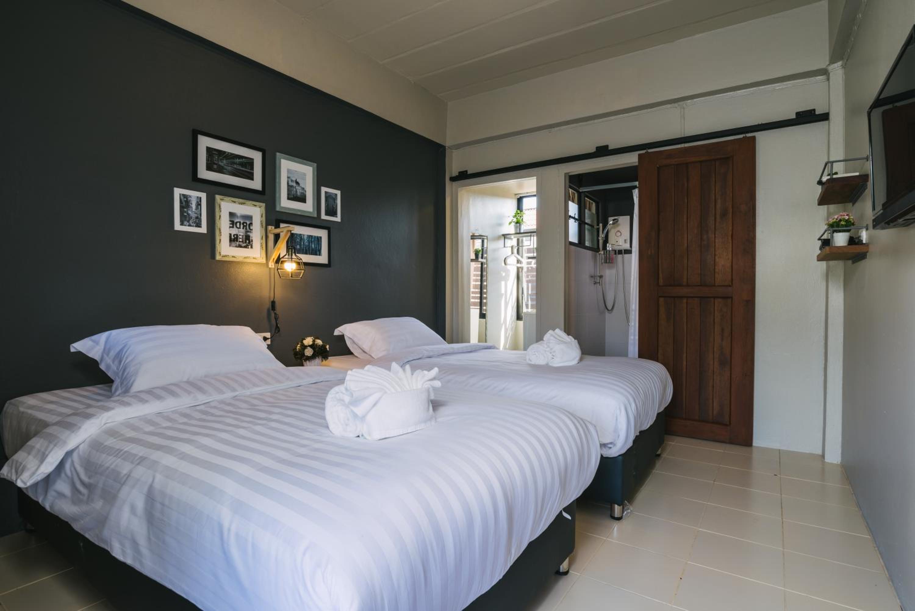 STANDARD, TWIN BEDS
