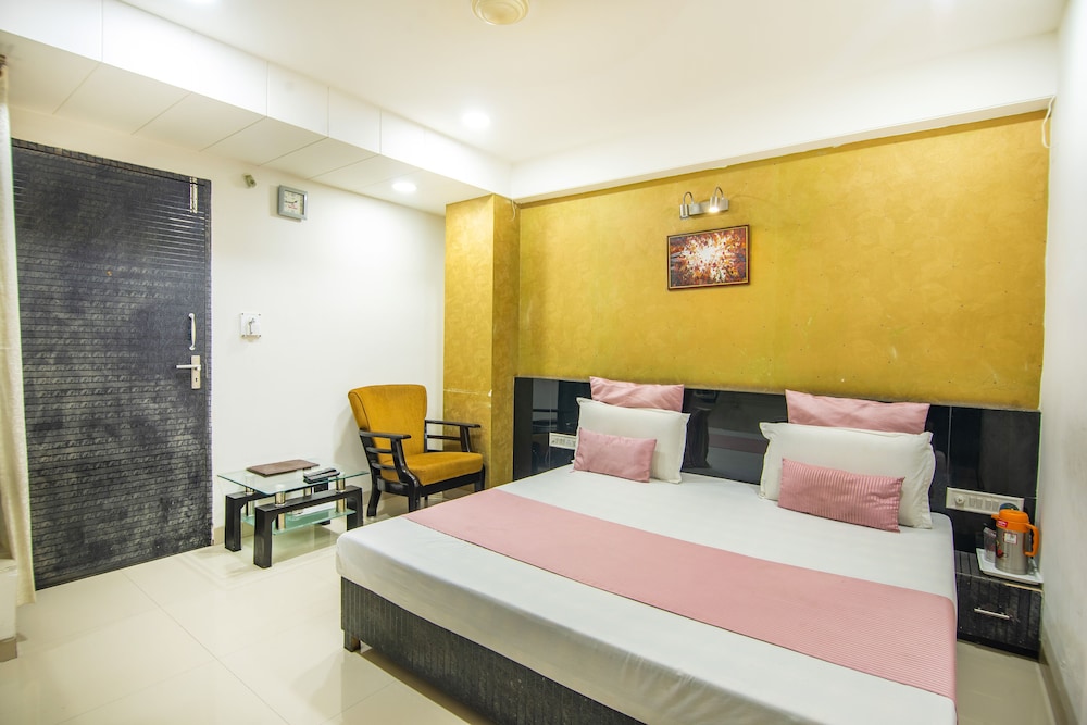 HOTEL MORYA REGENCY 6/27